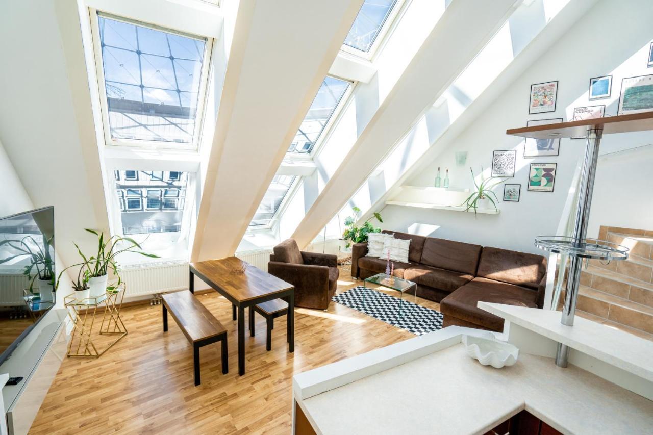Unique Maisonette Apartment Gasometer 12Th Floor Wien Eksteriør billede